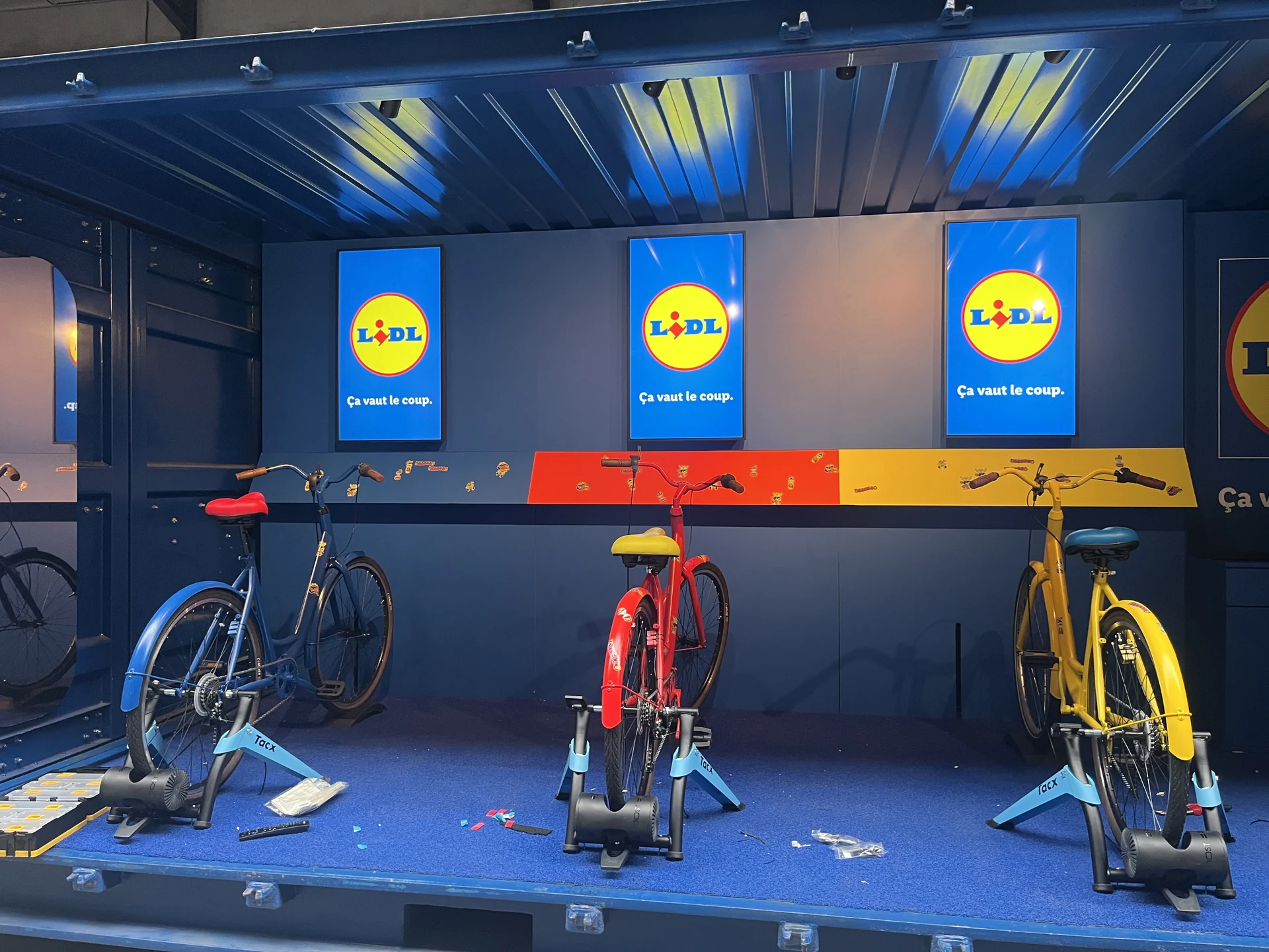 Drie fietsen gekoppeld aan de Lidl-game