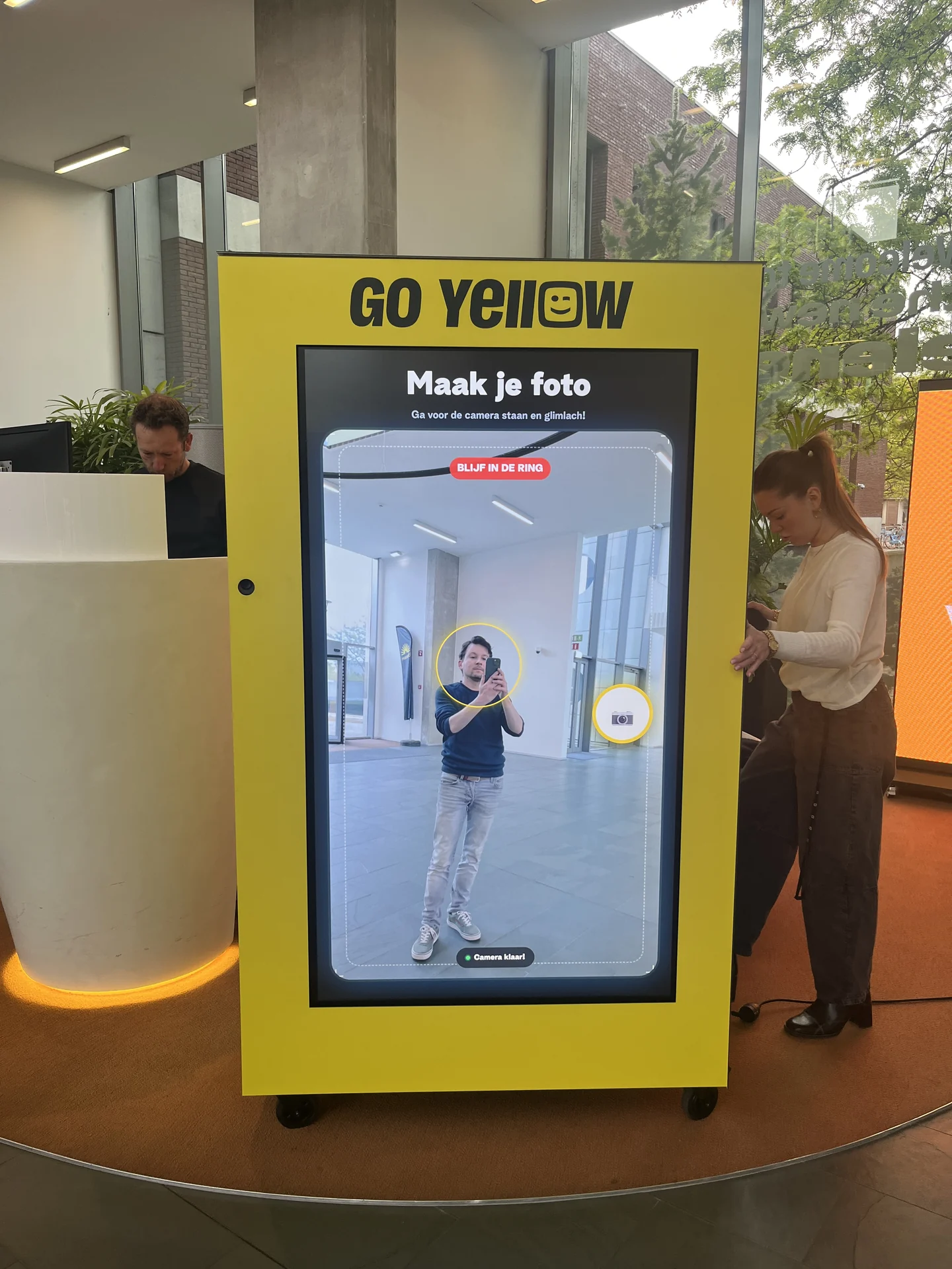 De 65-inch Telenet AR-booth